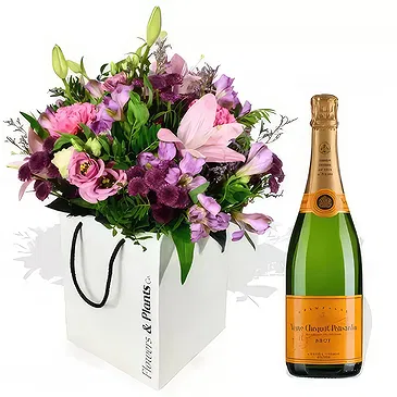 Leicester flowers  -  Pinks and Veuve Flower Bouquet/Arrangement