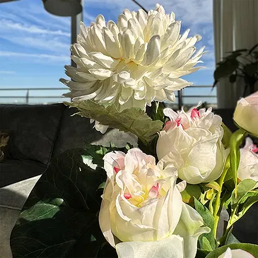 Halta blomster- Hvit bukett Blomsterarrangementer bukett