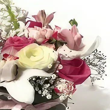 Budapest flowers  -  KINDNESS - FLOWER BOX Flower Bouquet/Arrangement