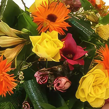 Malbork flowers  -  Green & yellow Flower Bouquet/Arrangement