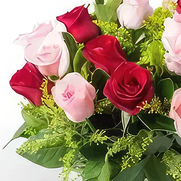 Chile flowers  -  36 Vase of Three Colors Roses Flower Bouquet/Arrangement