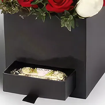 Garhoud flowers  -  Sweetheart Box Flower Bouquet/Arrangement