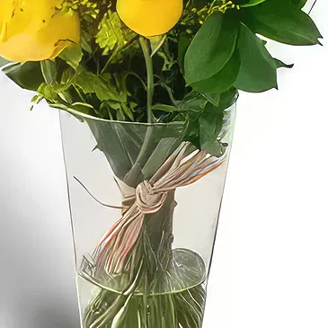 Santa Maria flowers  -  Arrangement of 17 Yellow Roses in Vase Flower Bouquet/Arrangement