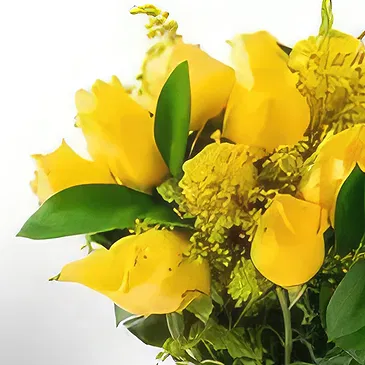 Santa Maria flowers  -  Arrangement of 17 Yellow Roses in Vase Flower Bouquet/Arrangement