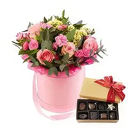 Budapest online Florist - REWARD - FLOWER & CHOCOLATE Bouquet
