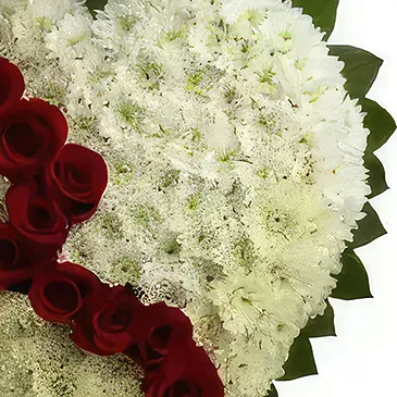 Coatzingo flowers  -  Red Roses Heart Wreath  Flower Bouquet/Arrangement