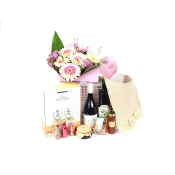 Israel flowers  -  Gourmet Snacks and Decadent Wine Baskets Delivery