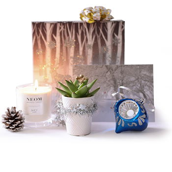 Gedziai flowers  -  Christmas By Candlelight Flower Delivery