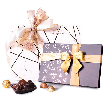 United Kingdom flowers  -  Holiday Delights - Medium Flower Delivery