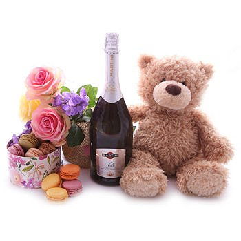 Gedziai flowers  -  Romantic Retreat Flower Delivery