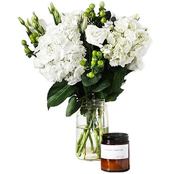 Gedziai flowers  -  A Statement In White Flower Delivery