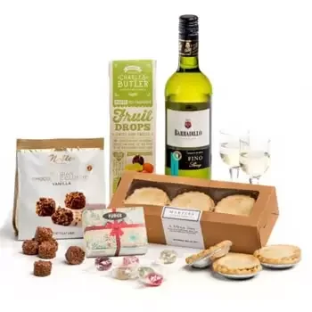 Llannon flowers  -  Traditional Christmas Treats Gift Set Flower Delivery