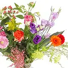 Aichach Blumen Florist- Ensemble ätherischer Eleganz Bouquet/Blumenschmuck