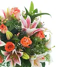 fiorista fiori di Ficarazzi- Composizione di gigli rosa e rose color salmo Bouquet floreale