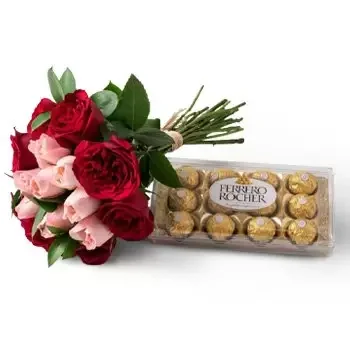 Amontada blomster- Bukett med 15 to-farge roser og sjokolade Blomst Levering