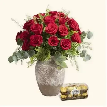 Малага цветя- Опаковка 24 червени рози + Ferrero Rocher Цвете Доставка