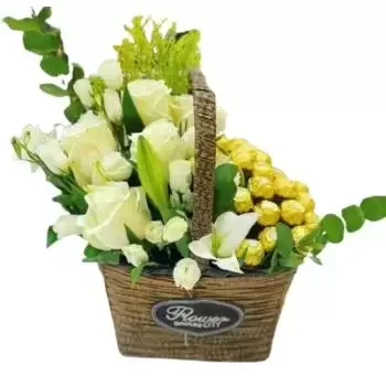 Al Muharraq flori- Trandafiri albi și Ferrero Rocher Floare Livrare