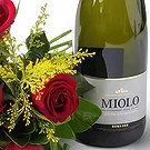 Chile flowers  -  Bouquet of 12 Red Roses and Sparkling Wine Flower Bouquet/Arrangement