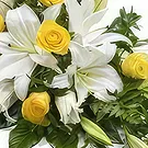 Ajtos Blumen Florist- Anmutige Lilien- und Rosen-Hommage Bouquet/Blumenschmuck