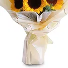 Ðông Hà flowers  -  Eye Catching Flower Bouquet/Arrangement