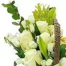 Ad Dilam blomster- Hvite roser og Ferrero Rocher Blomsterarrangementer bukett