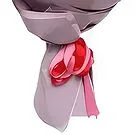 Ad Dilam blomster- Forbløffende roser og liljer Blomsterarrangementer bukett