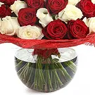 fiorista fiori di Firenze- Composizione di rose rosse e bianche in vaso Bouquet floreale