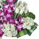 Ad Dilam blomster- Hvite roser og orkideer Blomsterarrangementer bukett