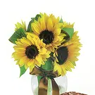 Case Lunghe flowers  -  Bouquet of Three Sunflowers with Easter Dove Flower Bouquet/Arrangement